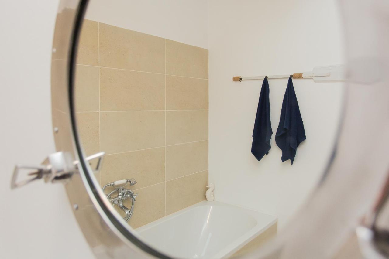 Captain'S Apartment Račišće Esterno foto